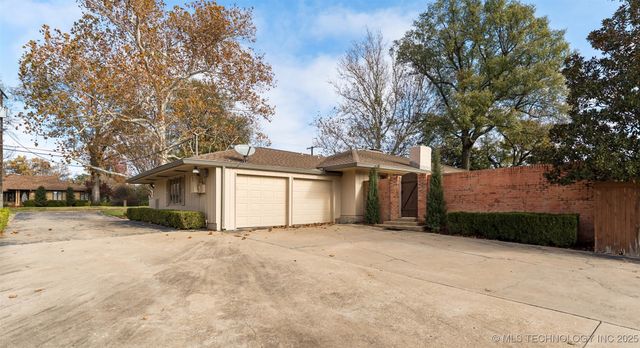 2430 E 38th Street S, Tulsa, OK 74105