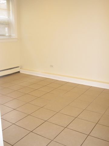 7517 W Fullerton Avenue GS, Elmwood Park, IL 60707