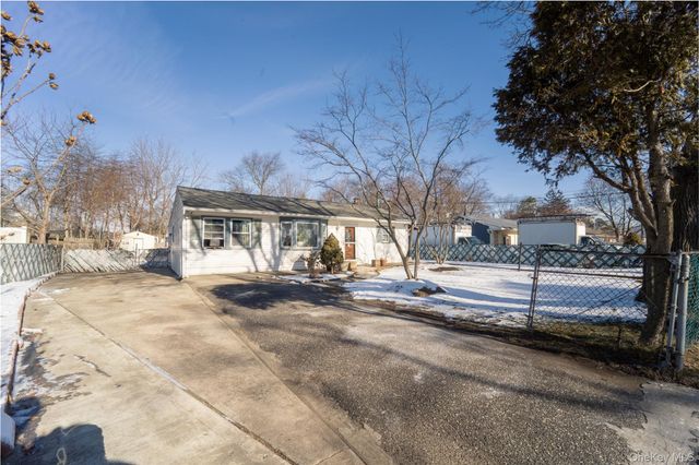 9 Patton Street, Brentwood, NY 11717