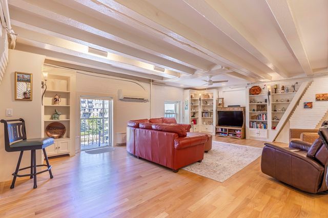33 Commercial Wharf 41-42, Boston, MA 02110