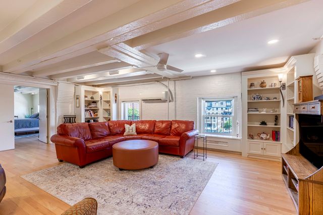 33 Commercial Wharf 41-42, Boston, MA 02110