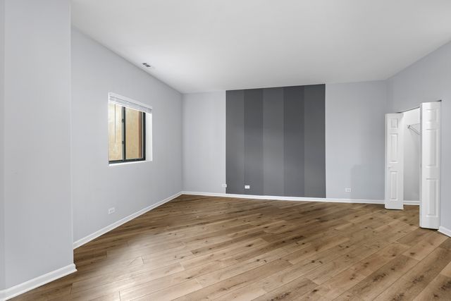 2451 W Howard Street 106, Chicago, IL 60645