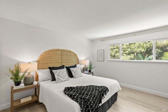 38 Twelveoak Hill Dr, San Rafael, CA 94903