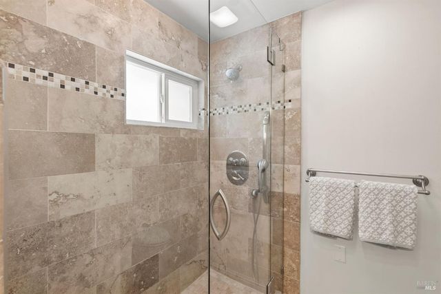 38 Twelveoak Hill Dr, San Rafael, CA 94903