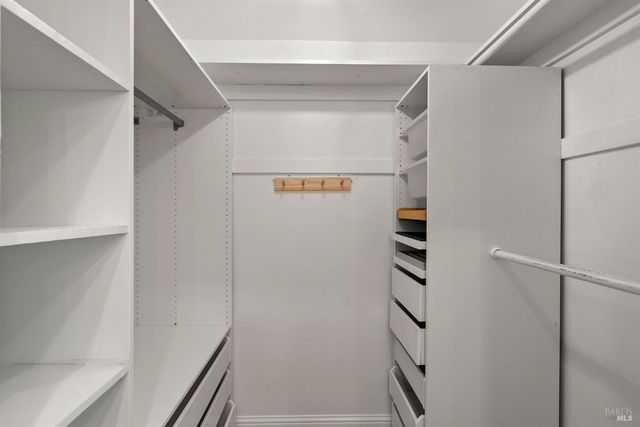 38 Twelveoak Hill Dr, San Rafael, CA 94903