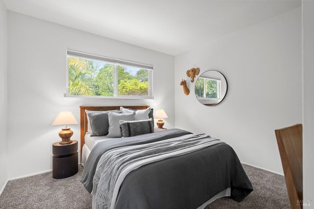 38 Twelveoak Hill Dr, San Rafael, CA 94903