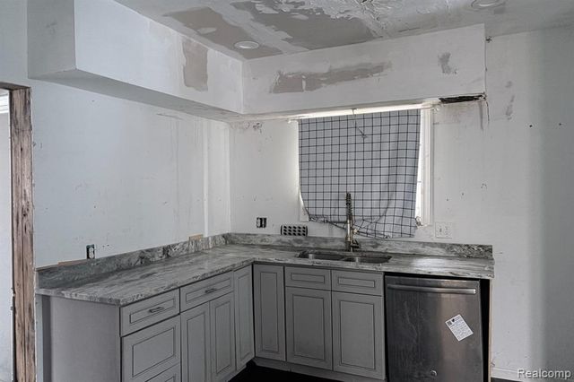 17139 Rowe Street, Detroit, MI 48205