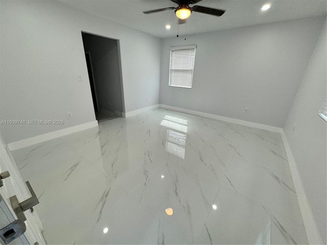 1649 NE 30th Ct, Pompano Beach, FL 33064