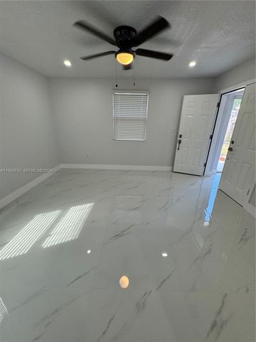 1649 NE 30th Ct, Pompano Beach, FL 33064