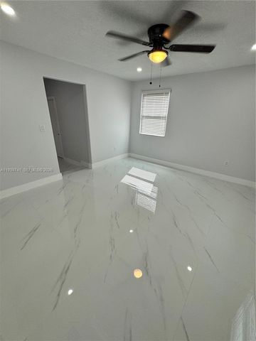 1649 NE 30th Ct, Pompano Beach, FL 33064