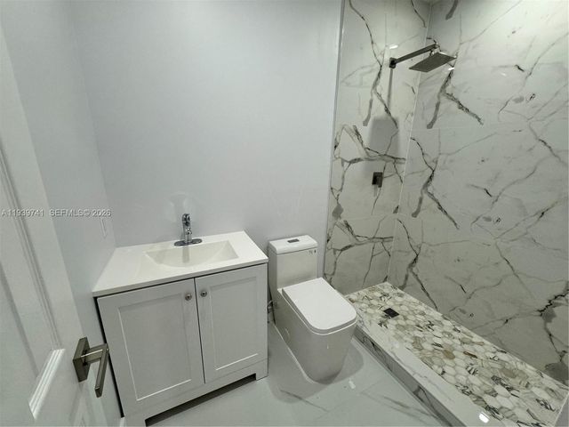 1649 NE 30th Ct, Pompano Beach, FL 33064