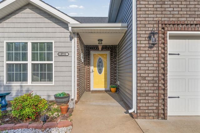 3753 Windmill Dr, Clarksville, TN 37040