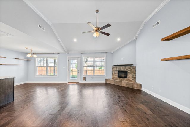 3753 Windmill Dr, Clarksville, TN 37040
