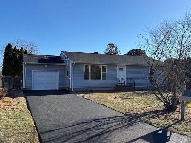 38 Gibson Ter, Dartmouth, MA 02747