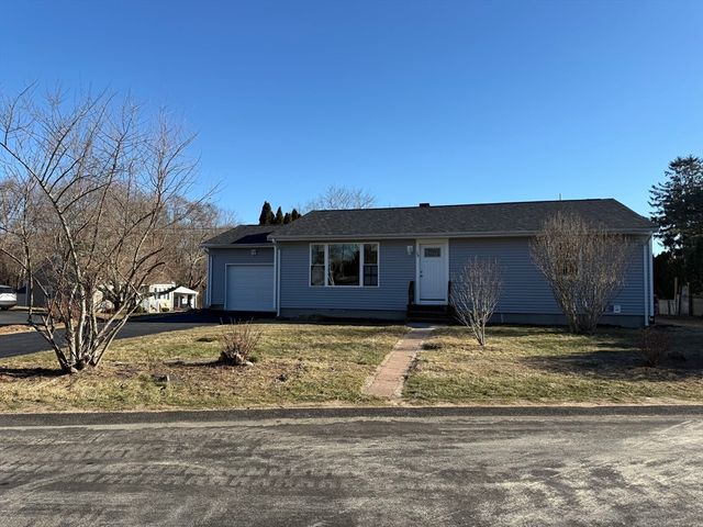 38 Gibson Ter, Dartmouth, MA 02747