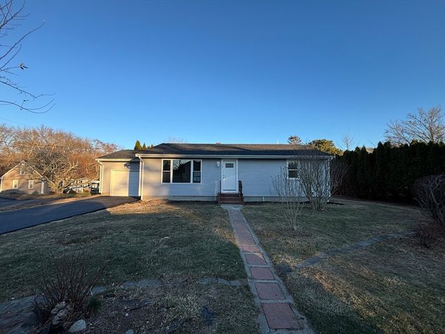 38 Gibson Ter, Dartmouth, MA 02747