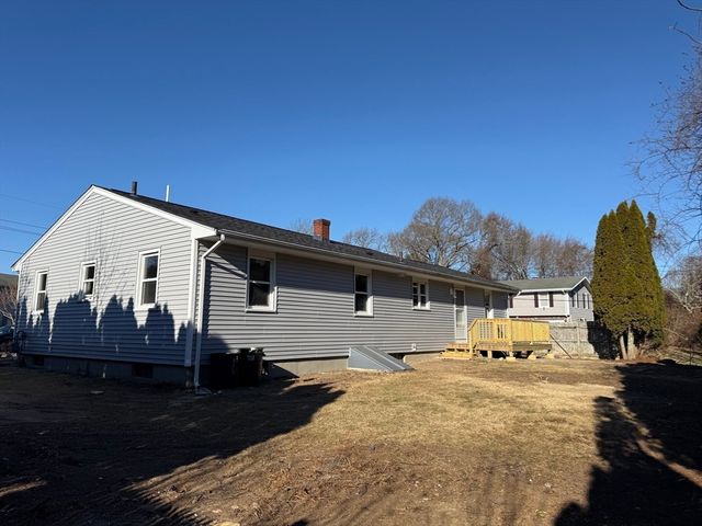 38 Gibson Ter, Dartmouth, MA 02747