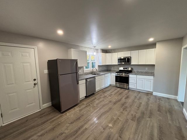 38 Gibson Ter, Dartmouth, MA 02747