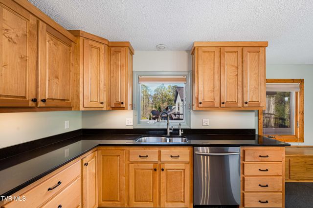 134 Summer Hill Private Drive, Butler, TN 37640