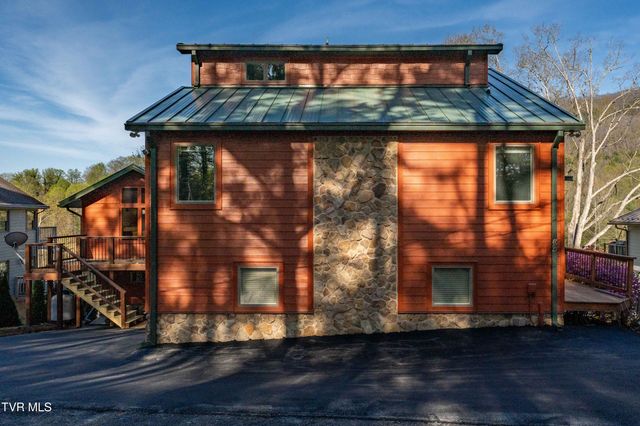 134 Summer Hill Private Drive, Butler, TN 37640