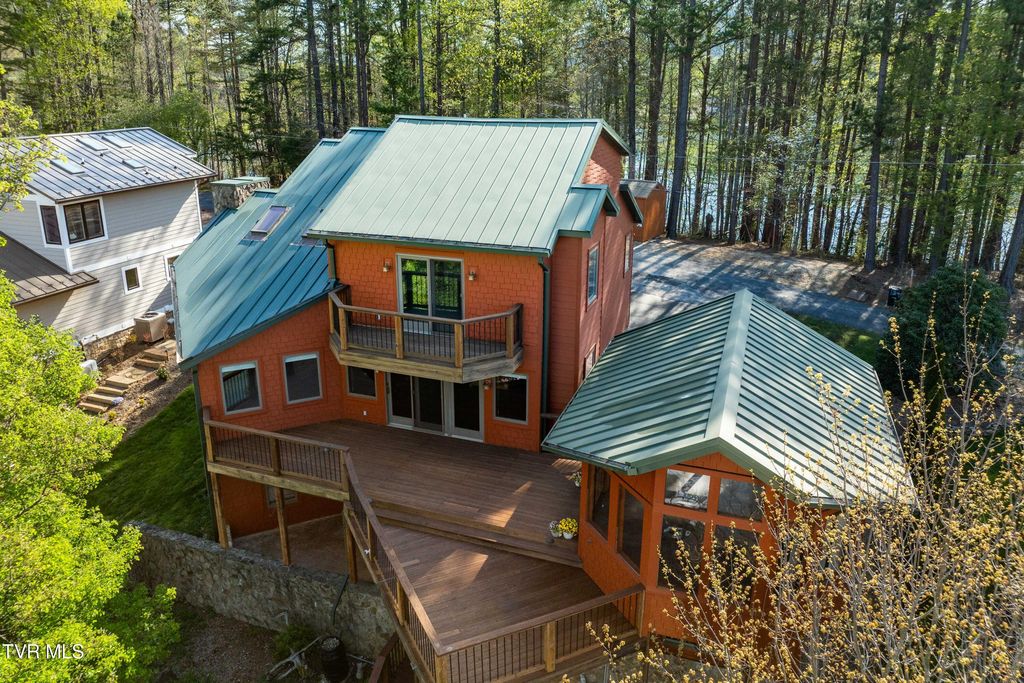 134 Summer Hill Private Drive, Butler, TN 37640