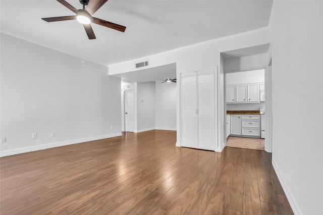 2001 Bering Drive 3J, Houston, TX 77057