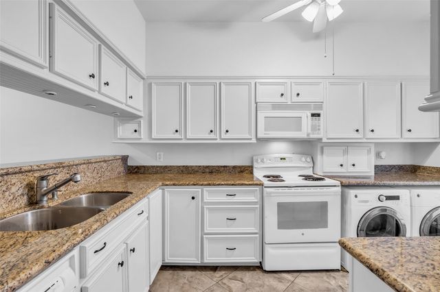 2001 Bering Drive 3J, Houston, TX 77057