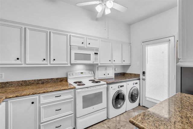 2001 Bering Drive 3J, Houston, TX 77057
