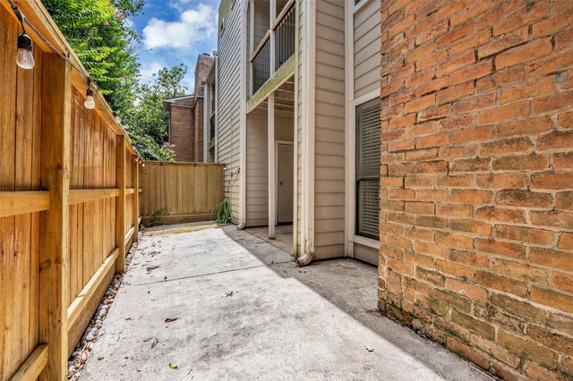 2001 Bering Drive 3J, Houston, TX 77057