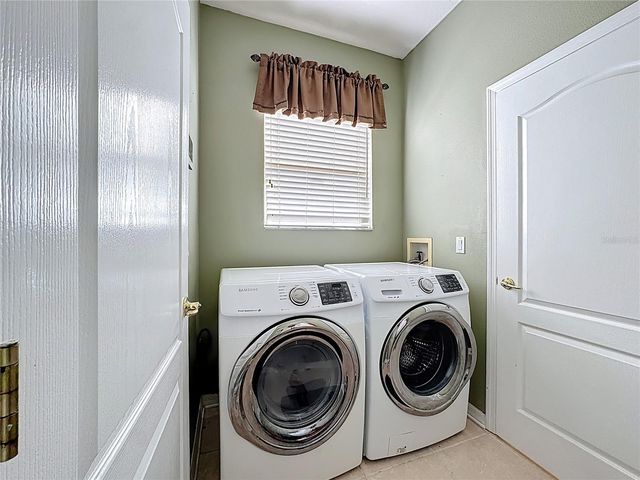 2409 TWICKINGHAM COURT, Clermont, FL 34711