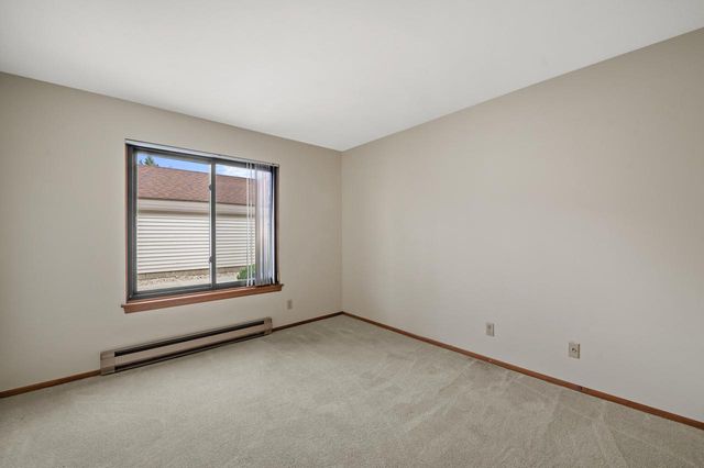 W176N9763 Rivercrest DRIVE, Germantown, WI 53022