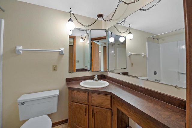 W176N9763 Rivercrest DRIVE, Germantown, WI 53022