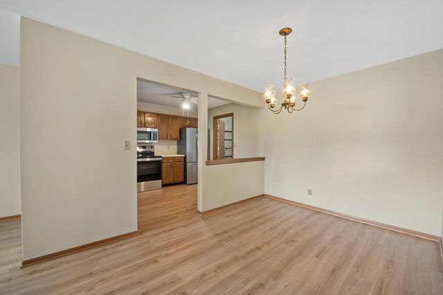 W176N9763 Rivercrest DRIVE, Germantown, WI 53022