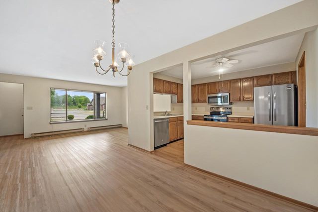W176N9763 Rivercrest DRIVE, Germantown, WI 53022