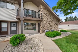 W176N9763 Rivercrest DRIVE, Germantown, WI 53022