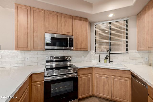 705 W QUEEN CREEK Road 1047, Chandler, AZ 85248