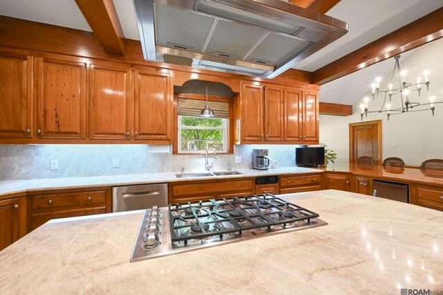 542 High Lake Dr, Baton Rouge, LA 70810