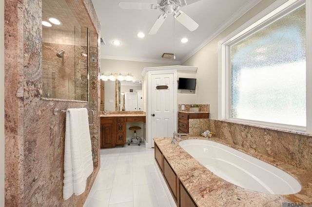 542 High Lake Dr, Baton Rouge, LA 70810