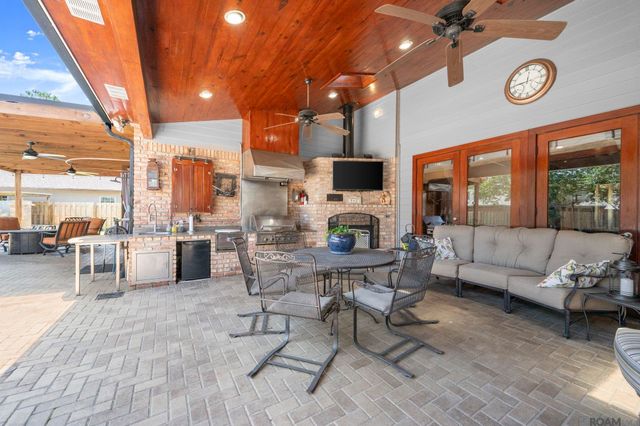 542 High Lake Dr, Baton Rouge, LA 70810