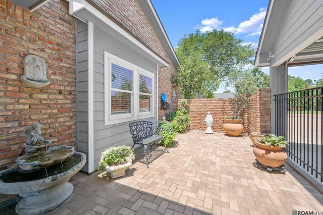 542 High Lake Dr, Baton Rouge, LA 70810