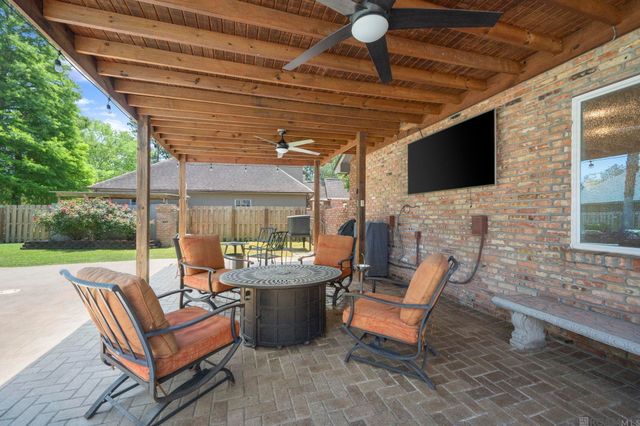 542 High Lake Dr, Baton Rouge, LA 70810