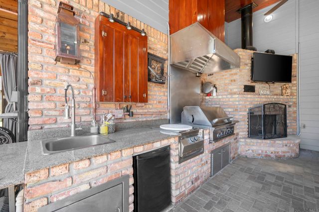 542 High Lake Dr, Baton Rouge, LA 70810