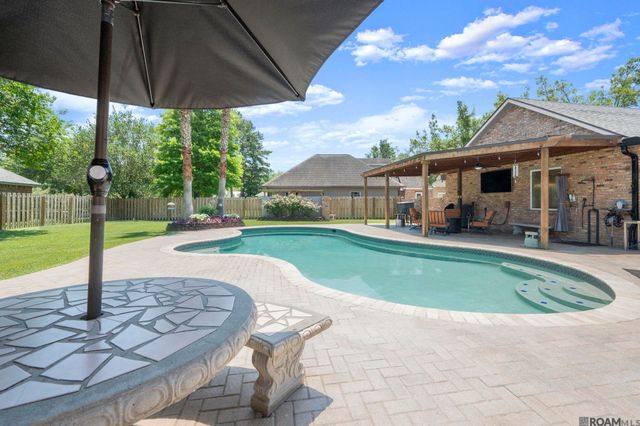 542 High Lake Dr, Baton Rouge, LA 70810