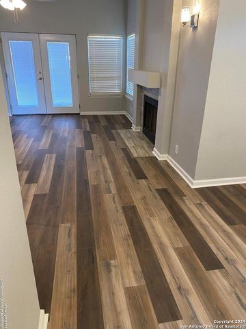 8404 FOREST RIDGE DR, San Antonio, TX 78239