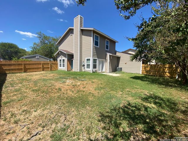 8404 FOREST RIDGE DR, San Antonio, TX 78239