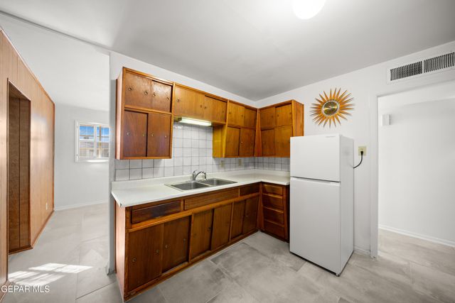 1512 Meadowview Drive, El Paso, TX 79925