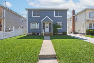 144-10 256th Street 2nd Fl, Rosedale, NY 11422