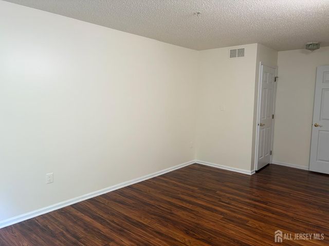 215 Prestwick Way, Edison, NJ 08820