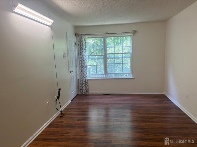 215 Prestwick Way, Edison, NJ 08820