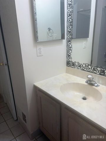 215 Prestwick Way, Edison, NJ 08820